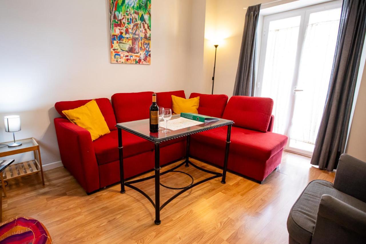 Apartamentos Dona Concha Sevilla Dış mekan fotoğraf